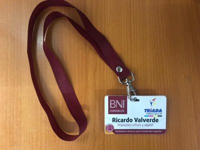 Gafete de PVC con portagafete de popotillo